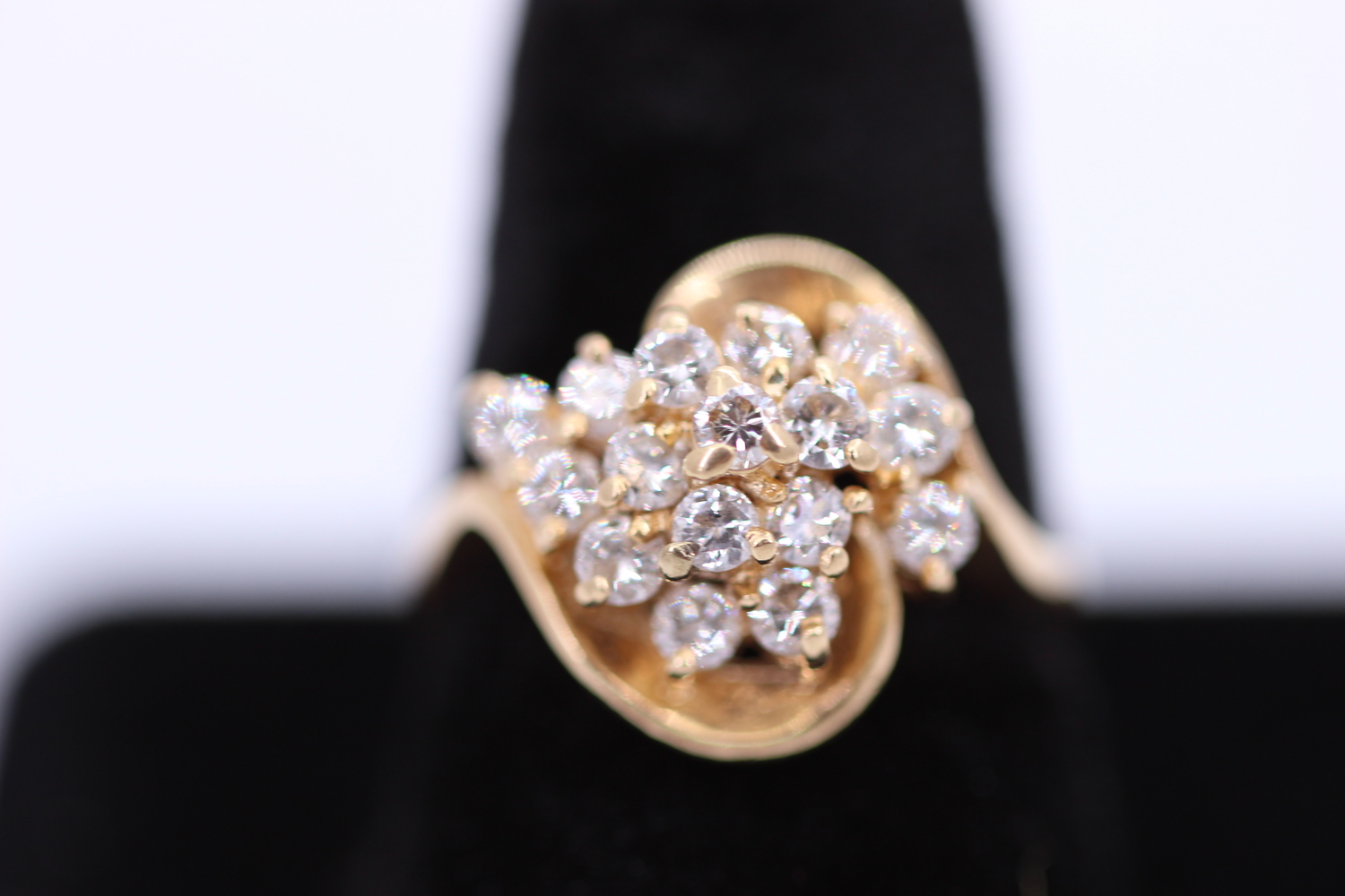  14KT Lady's Diamond Cluster Ring 0.88CT