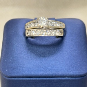  Ladies 10kt White Gold Bridal Set