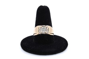  Men's Gold 10KT Solitaire 4/5 CTTW Appx