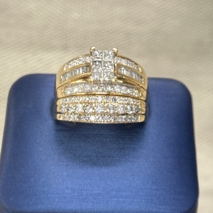  Ladies 10kt Yellow Gold Bridal Set