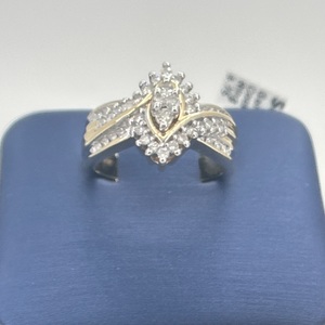  Diamond Yellow Gold Wedding Ring